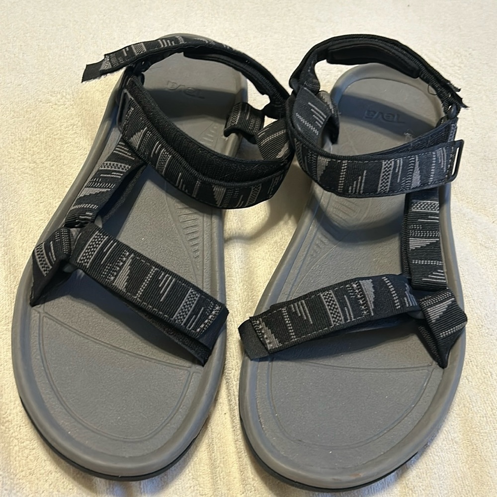 TEVA Men’s Sandals 13 black Grey Straps Heel adjustable cruise hiking